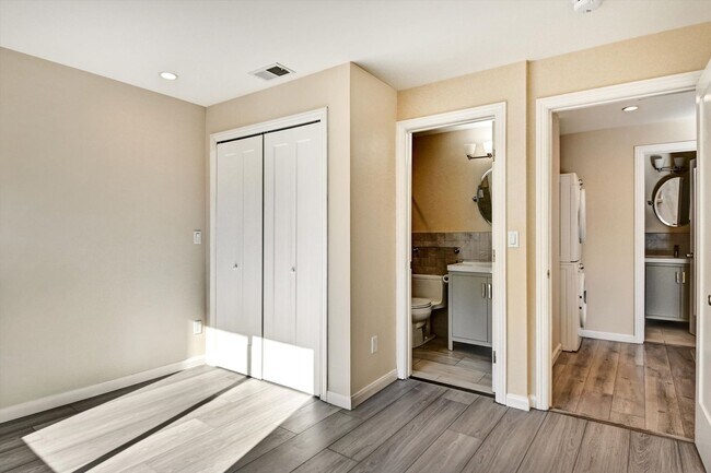 Building Photo - Millbrae 2BR / 2BA Apartment with Private Entrance, Huge Patio & Parking – Near BART, Caltrain & SFO