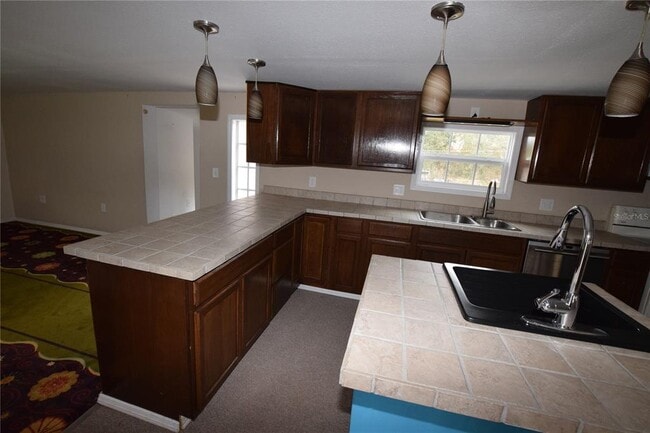 Building Photo - 40919 Pine Tree Ln