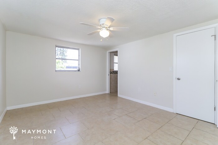 Building Photo - 7125 Sandalwood Dr