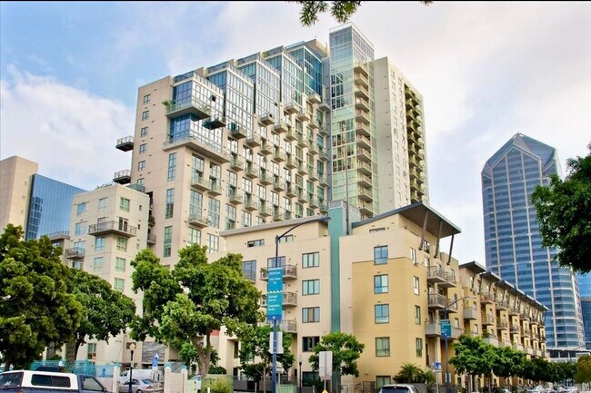 Building - 1240 India St