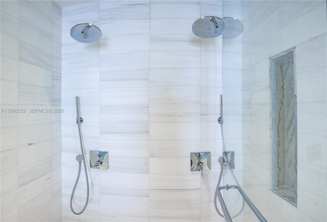 Building Photo - 700 NE 26th Terrace