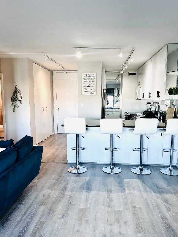 Building Photo - 15 S 1st St