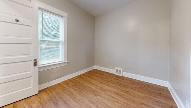 Building Photo - 4420 Bush Ave