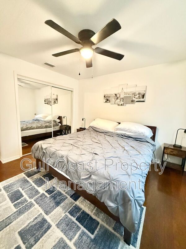 Building Photo - 2436 Abscott St