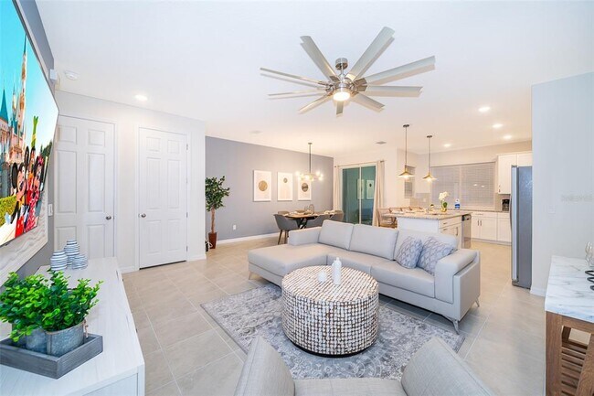 Building Photo - 1852 Tropical Palms Cir
