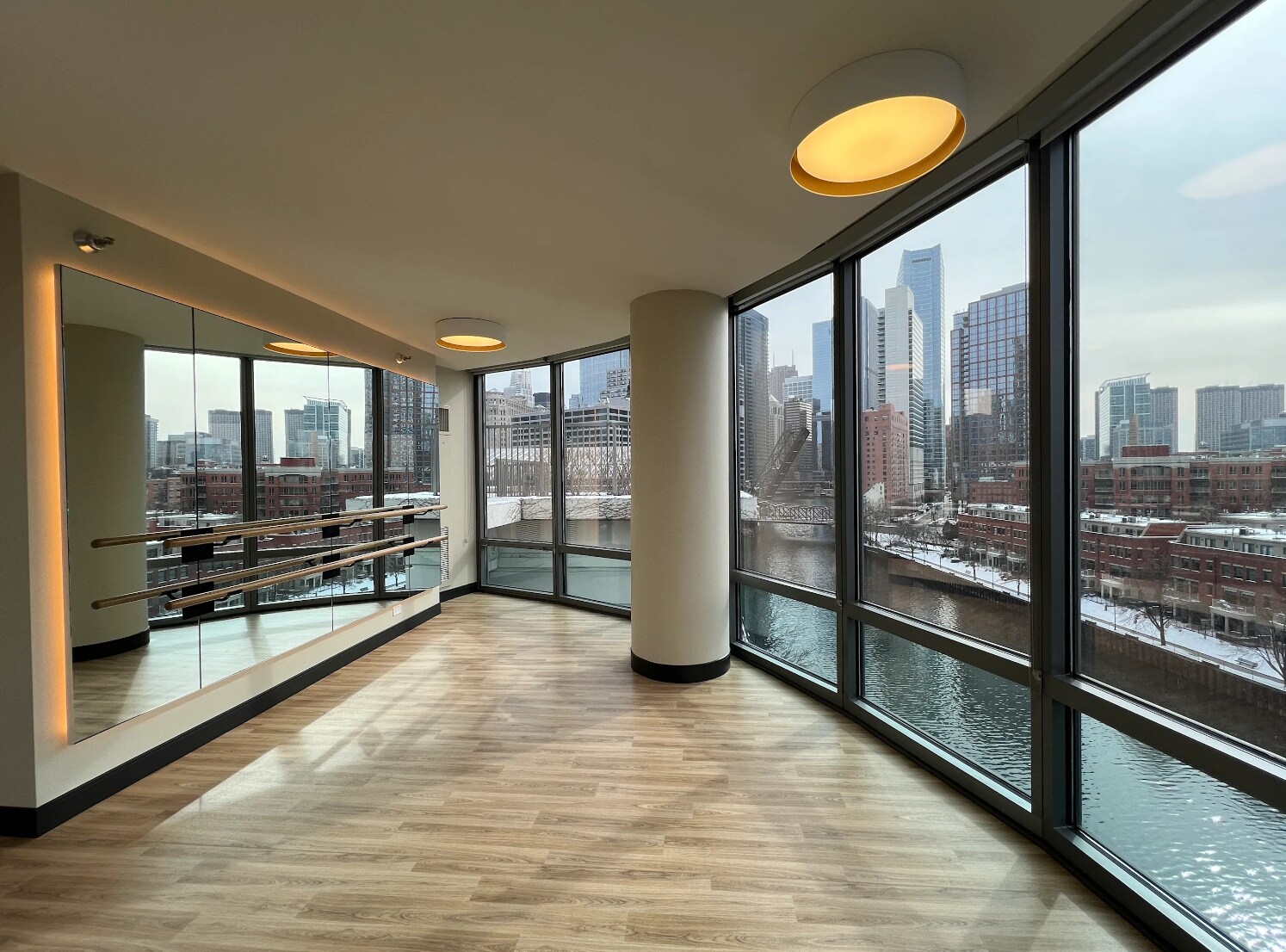 Building Photo - 645 N Kingsbury St