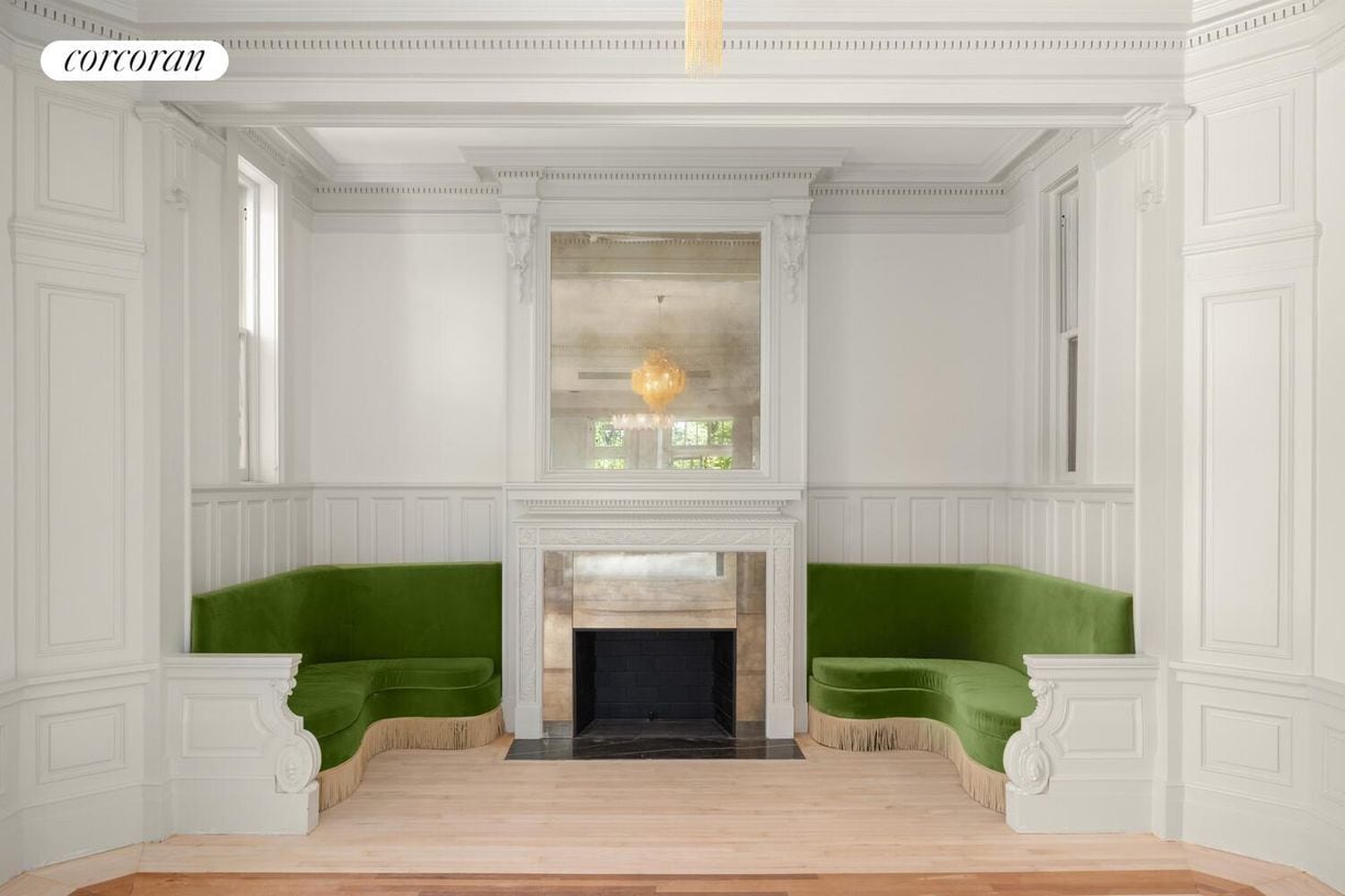 Building Photo - 337 Riverside Dr