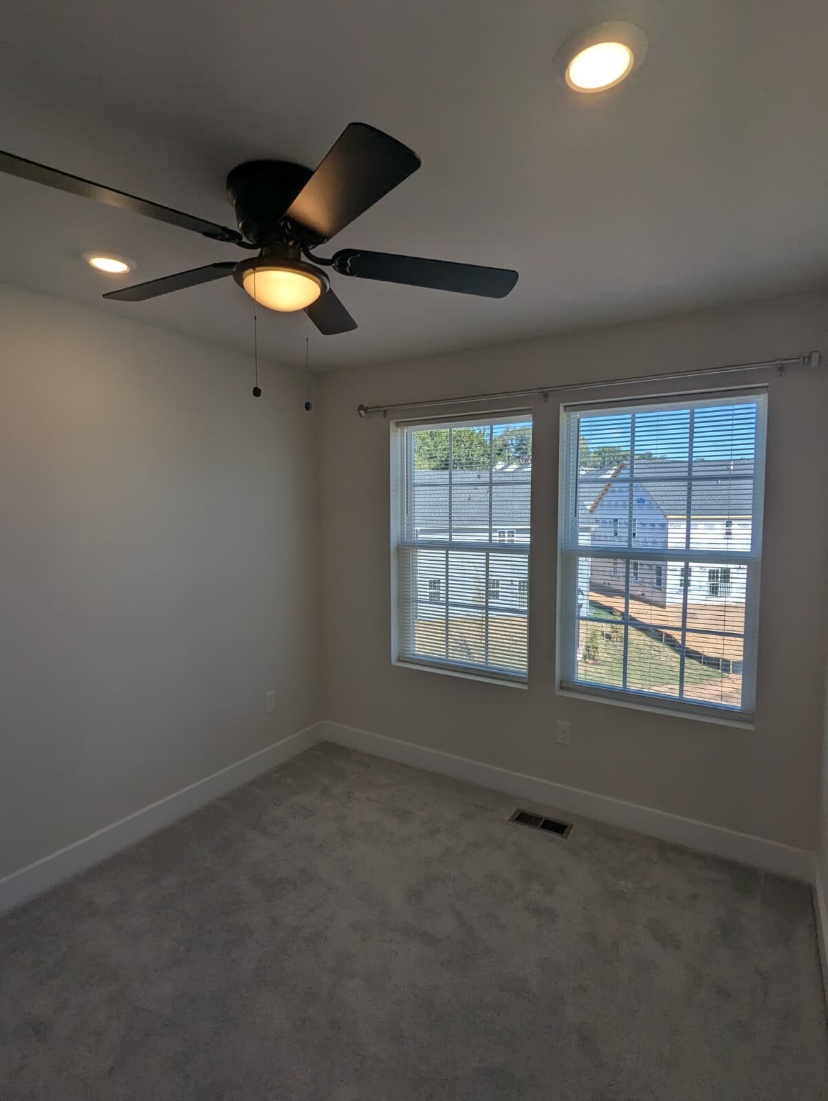 Building Photo - 2290 Marcy Dr