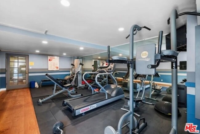 Building Photo - 1134 Alta Loma Rd