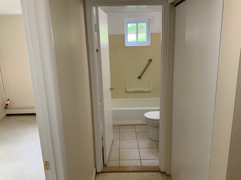 Building Photo - 300 Ketchamtown Rd