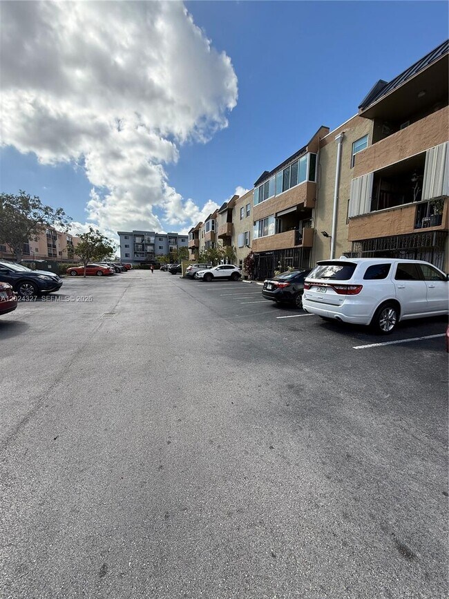 Building Photo - 6070 W 18th Ave
