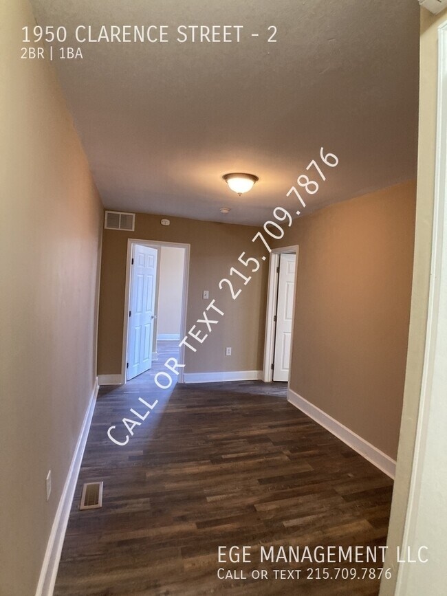 Building Photo - 1950 Clarence St