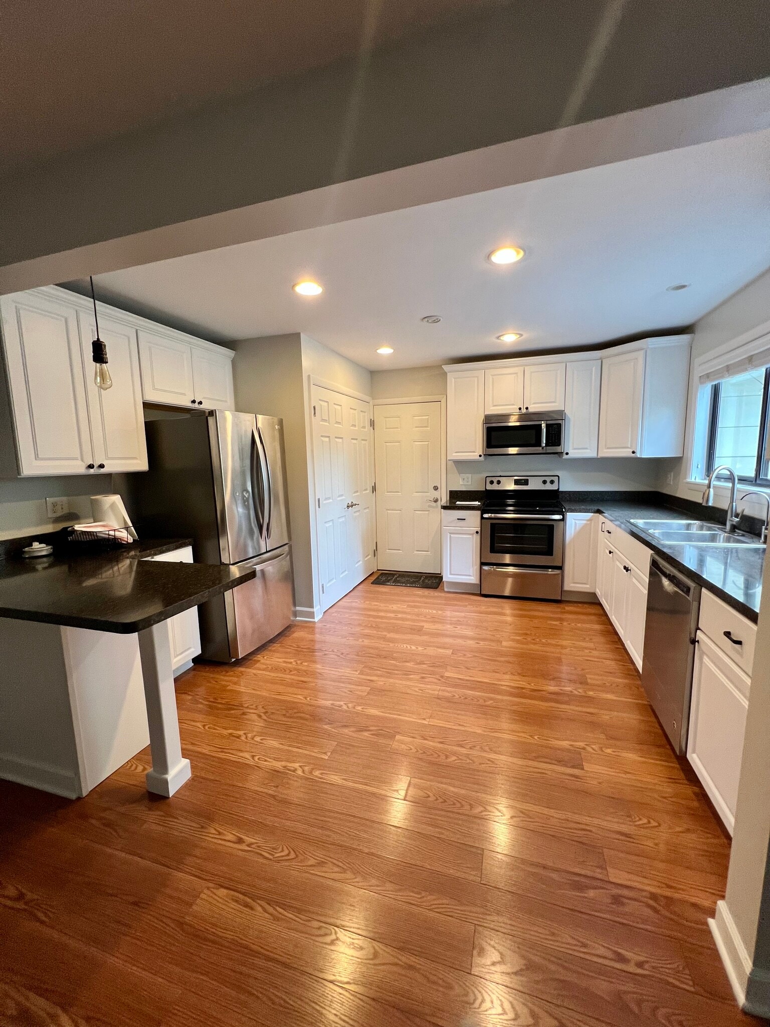 Kitchen - 6851 Larkspur Ct