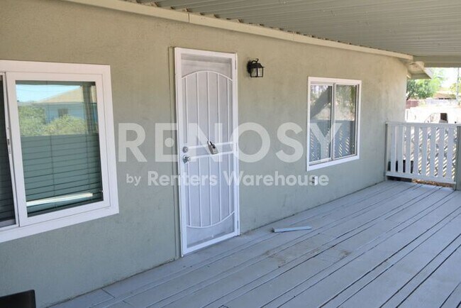 Building Photo - PRICE IMPROVEMENT - Updated 2 Bed 2 Bath Home on Large Lot in Casa Grande