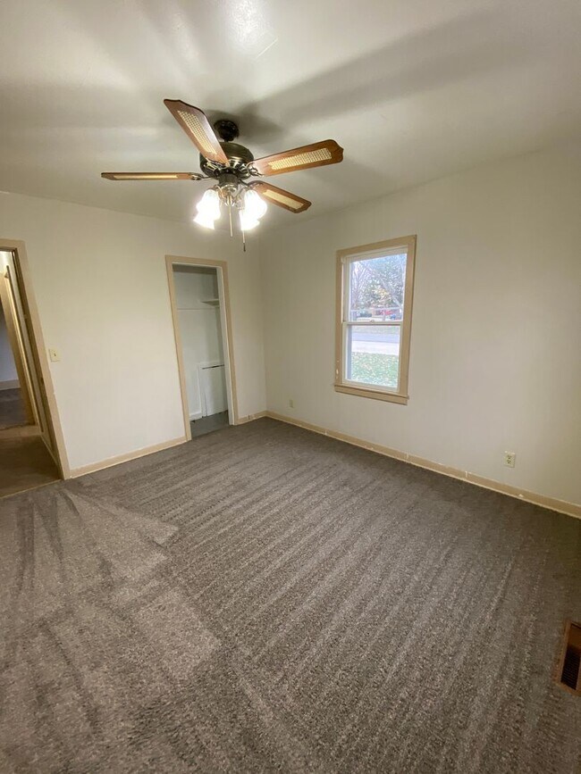 Building Photo - 705 E Montgomery St