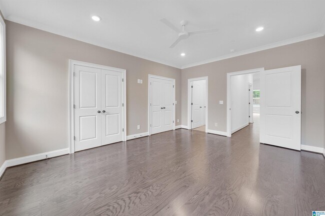 Building Photo - 4228 Oakview Ln