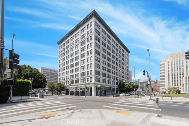 Building Photo - 108 W 2nd St