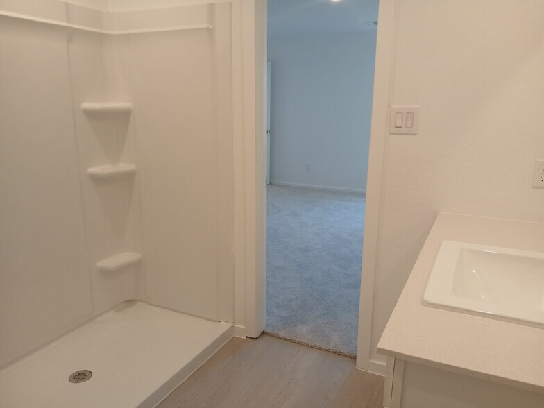 Building Photo - 705 Canyon Run