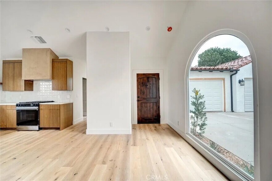 Building Photo - 1569 Wesley Ave