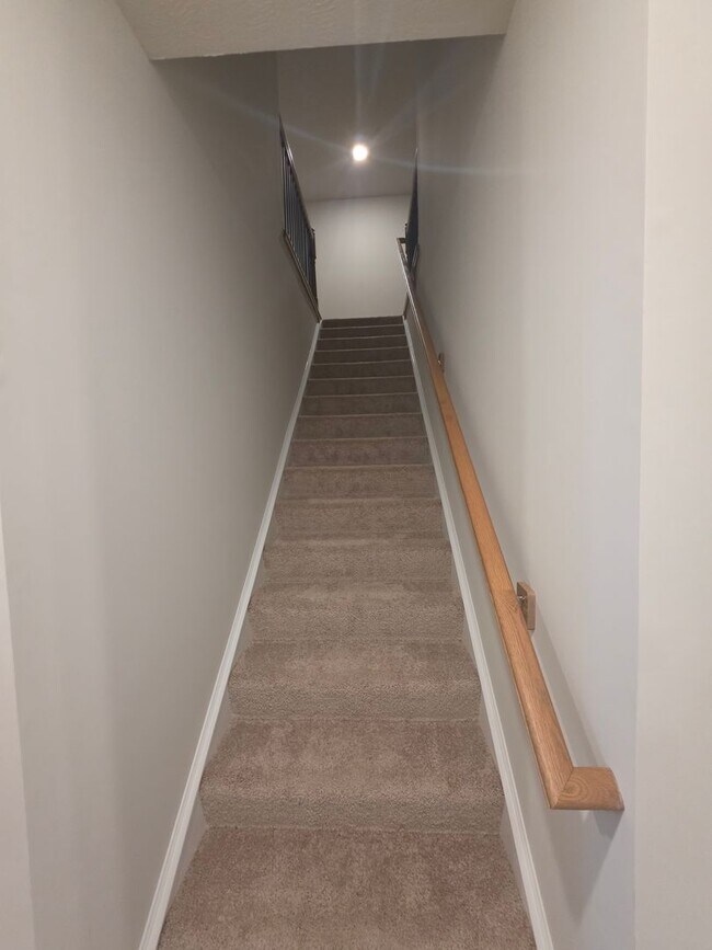 Building Photo - Luxury 4-Bedroom Townhome with Finished Walkout Basement & River Views