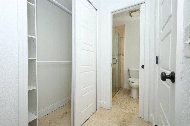 Building Photo - 411 Valencia Cir