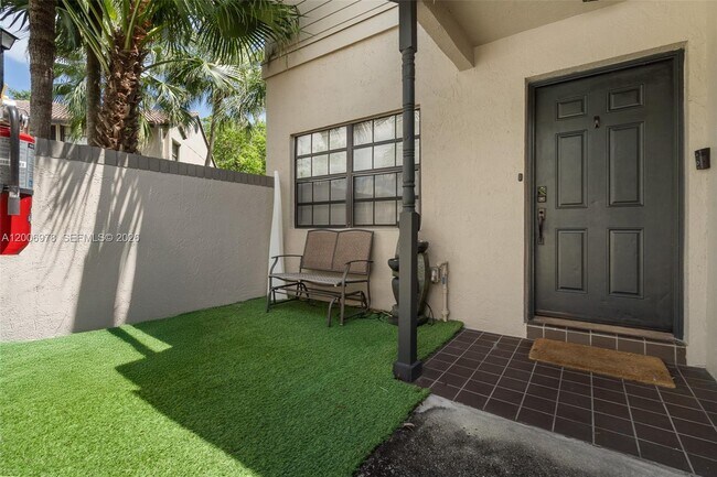 Building Photo - 9161 Vineyard Lake Dr