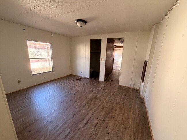 Building Photo - Trailer 9