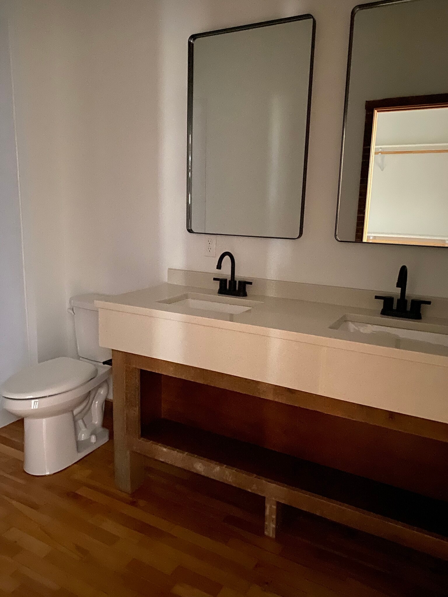 Primary ensuite bathroom - 403 Main St