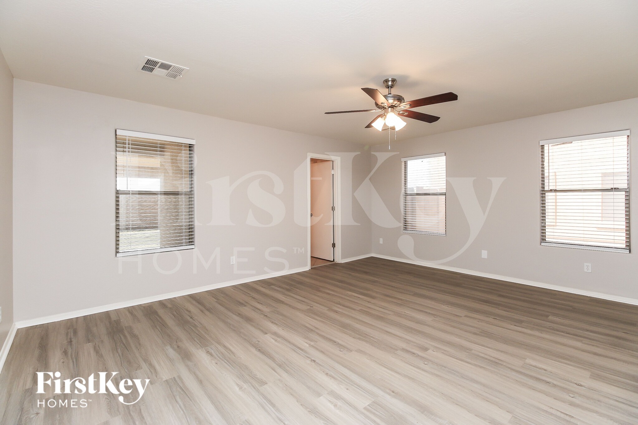 Building Photo - 4285 E Whitehall Dr