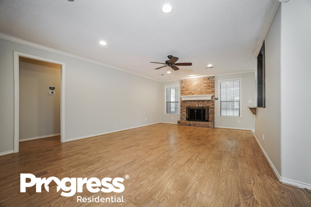 Building Photo - 16109 McQueen Rd