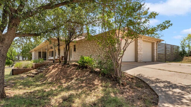 Primary Photo - 113 W Bluebonnet Rd