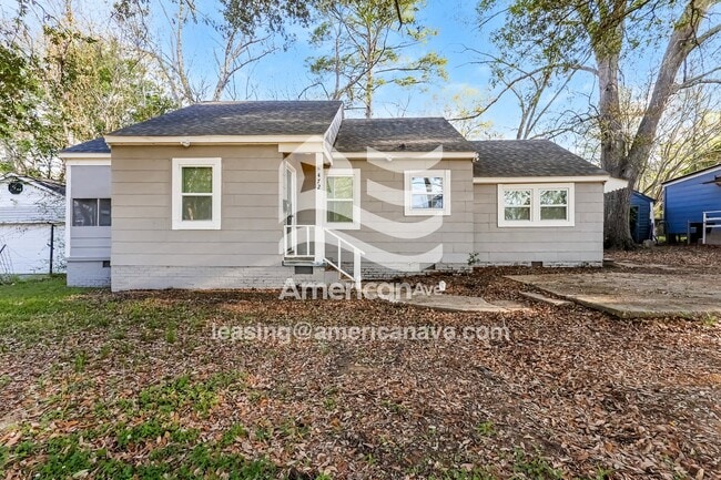 Building Photo - 472 E Northside Dr