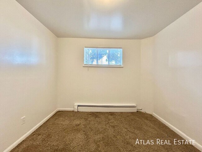 Building Photo - 878 Linley Ct