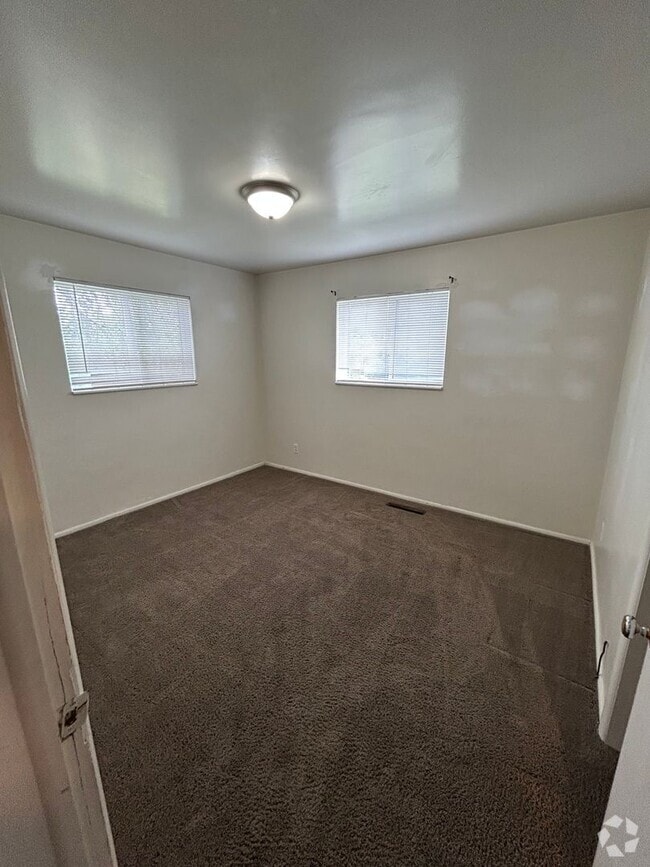 Building Photo - 3 Bed/1.5 Bath in a Cul-de-sac by Universi...