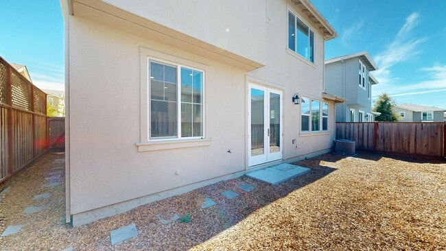 Building Photo - 1605 Rose Clover St