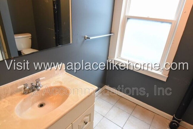 Building Photo - 745 Pacific Ave