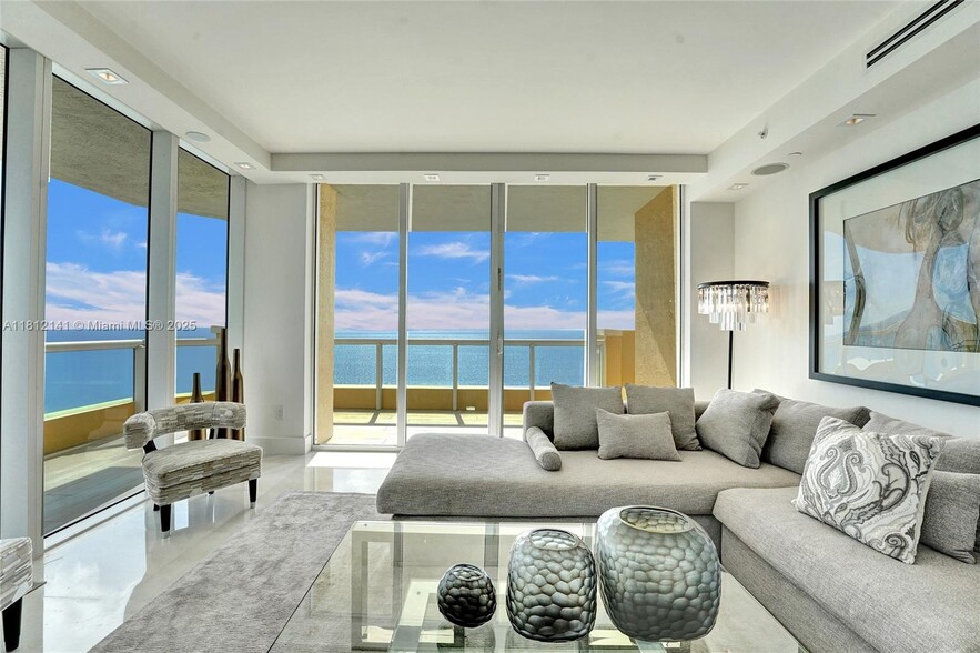 Building Photo - 17875 Collins Ave