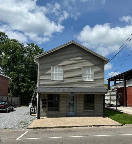 Building Photo - 710 W Canal St