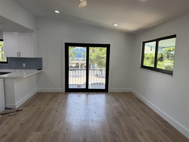 Building Photo - 39 Gumbo Limbo Ave