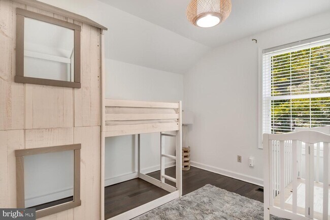 Building Photo - 6670 Cedar Cove Rd