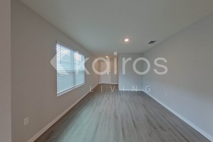 Building Photo - 8657 SW 43rd Ter