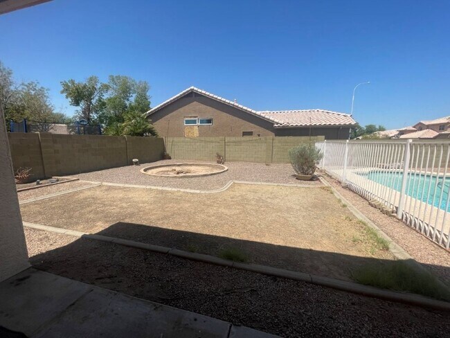 Building Photo - 922 N Sicily Dr