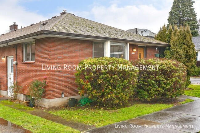 Building Photo - Mid-Century Two Bedroom in Sullivan's Gulch!