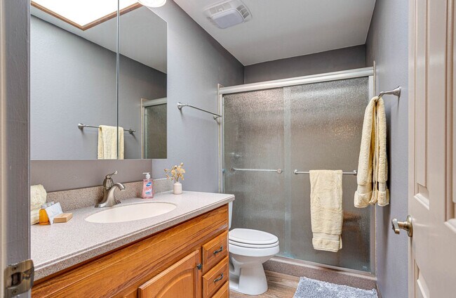 Building Photo - 7946 E Fountain Cove