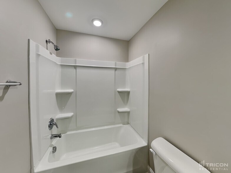 Building Photo - 1021 Crescent Moon Lp