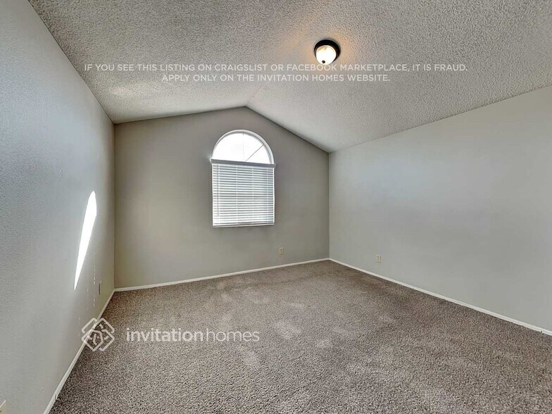 Building Photo - 446 E Wescott Dr