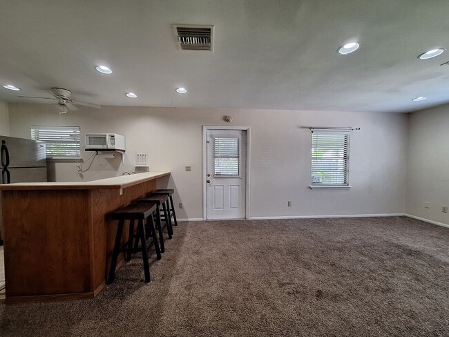 Building Photo - 4006 Bayfront Pkwy