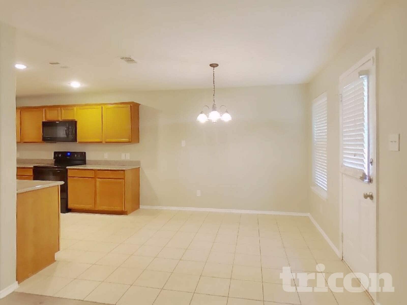 Building Photo - 2506 Eastwood Dr