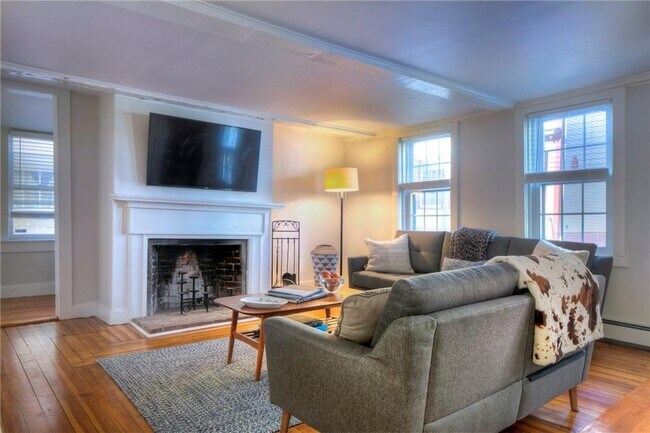 Building Photo - 37 William St