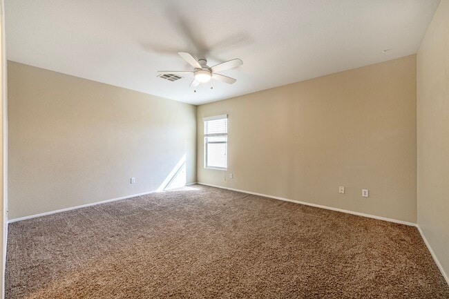 Building Photo - Southwest 5 bd 3 full bath with 2 car gara...